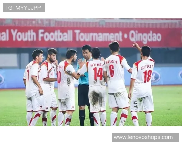 乌兹别克与中国足球队激战正酣赛场精彩瞬间回顾与分析