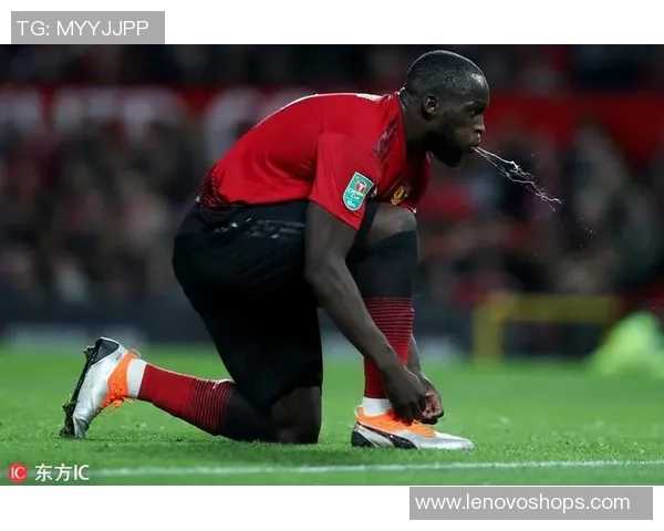 卢卡库代言的广告在比赛间隙首次亮相，掀起观众热潮！