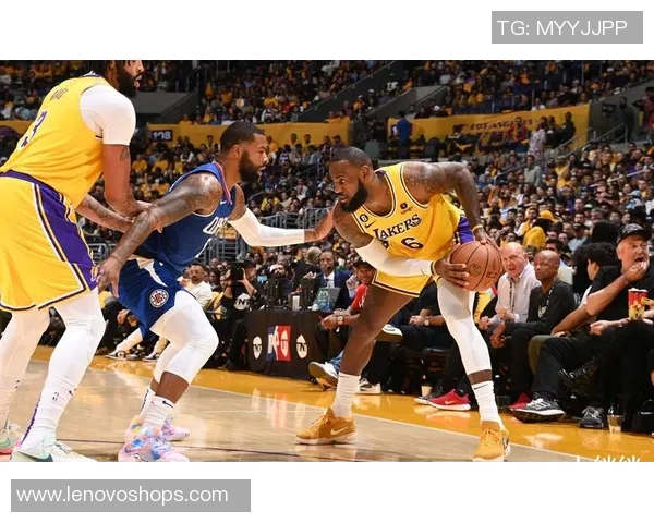 湖人对决快船精彩直播间全程回放与赛后分析尽在此处